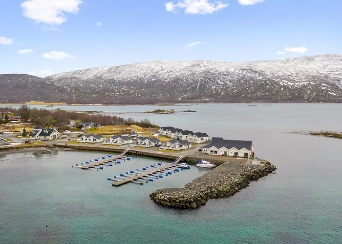 Idyllisk Sjohus Pa Naurstad